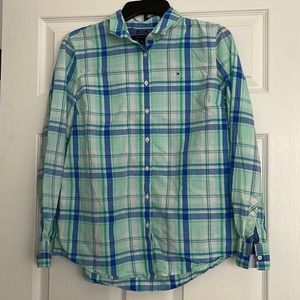 Tommy Hilfiger Relaxed Fit Long Sleeve Button Down Shirt, Size Medium
